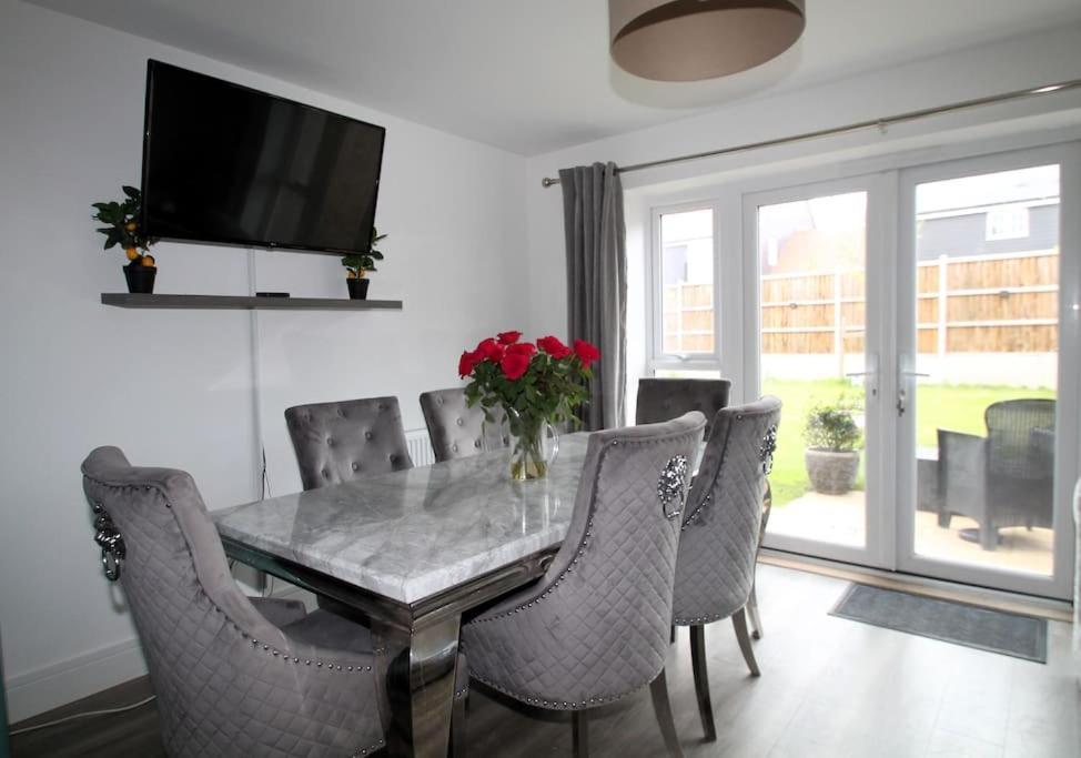 فيلا Beaulieu Park - Sleeps 10 - Chelmsford Broomfield  المظهر الخارجي الصورة